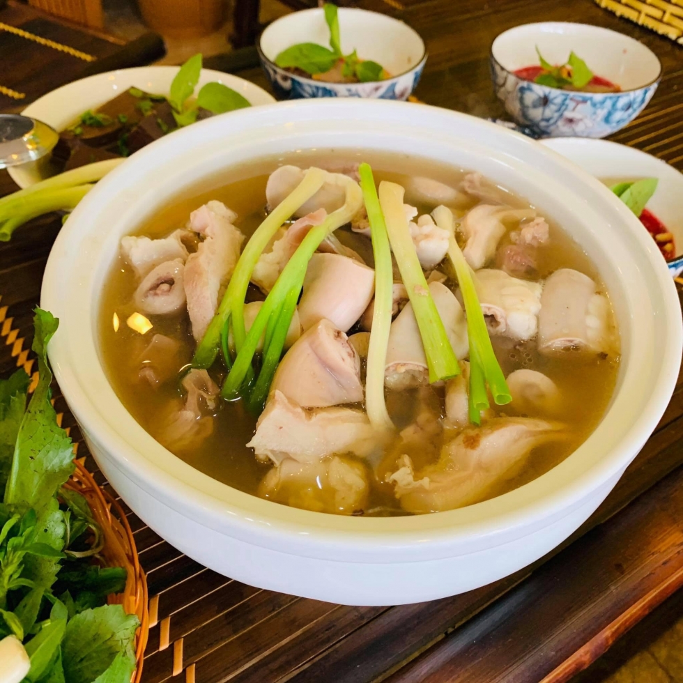 Lòng Bếu Quán - quán lòng lợn ngon ở Hà Nội