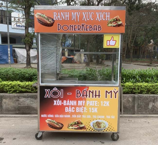 Xe bán bánh mì xúc xích Doner Kebab