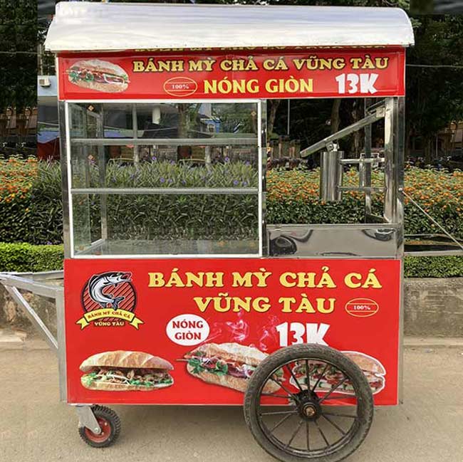 Xe bánh mì chả cá Quang Huy