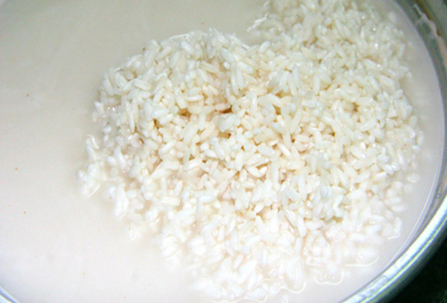 Ngâm gạo nấu cháo