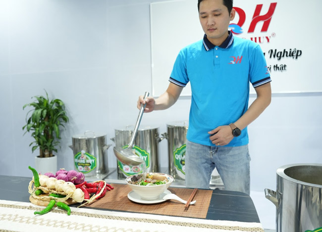 sử dụng nồi phở điện hiệu quả